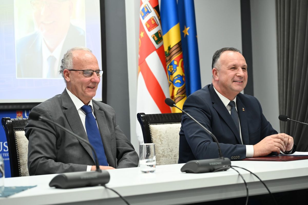 Doctor Honoris Causa of “Nicolae Testemitanu” University title awarding to Emeritus Professor Dan Lucian Dumitrascu